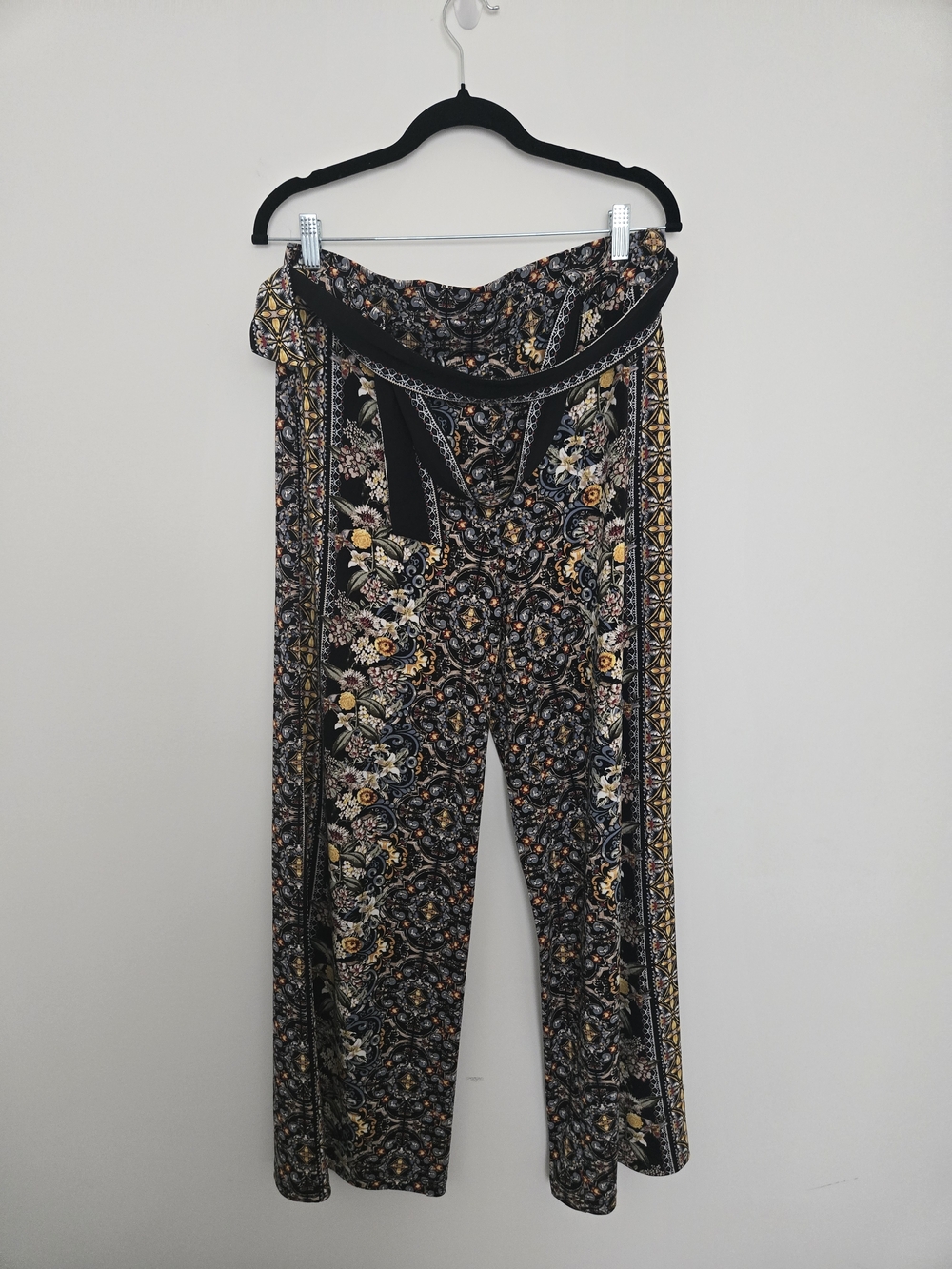 White House Black Market Black Floral & Paisley Wide-Leg Pants